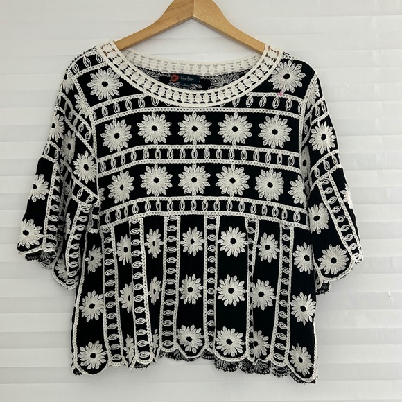Indigo Poppy Tops - Indigo Poppy Black White Floral Embroidered Crochet Boho Festival Crop Top L